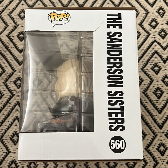 Sanderson Sisters Funko Pop #560 - Picture 2 of 4